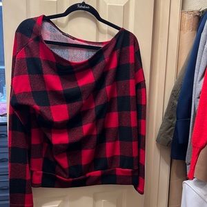 Long sleeve of the shoulder sweater